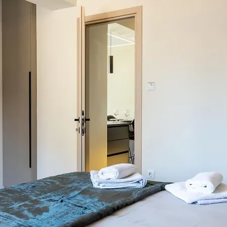 Appartement Out Of Stone - διαμέρισμα 2 υπνοδωματίων -πλατεία δημοκρατίας
