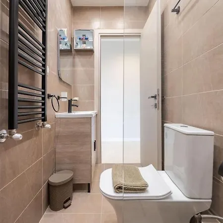 Apartment Out Of Stone - διαμέρισμα 2 υπνοδωματίων -πλατεία δημοκρατίας Thessaloniki